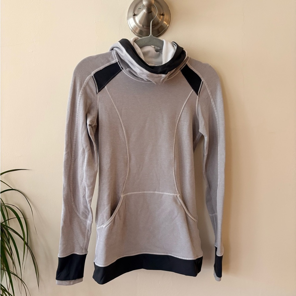 Lululemon Gray and Black Men's Sweatshirt Size 4